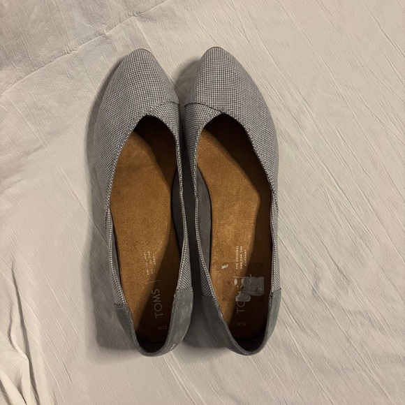 TOMS Jutti Almond Toe Flat Gray White Size 12 - Picture 5 of 13